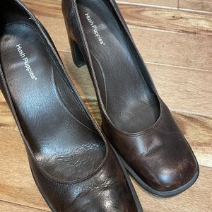 Classic Hush Puppies pump size 8